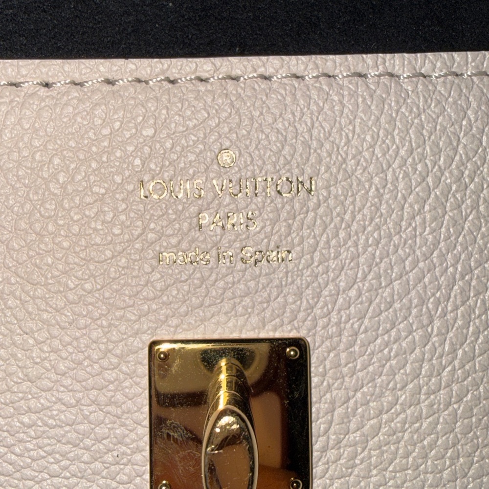 Louis Vuitton LockMe Phone Tender Pouchette - Picture 3 of 6